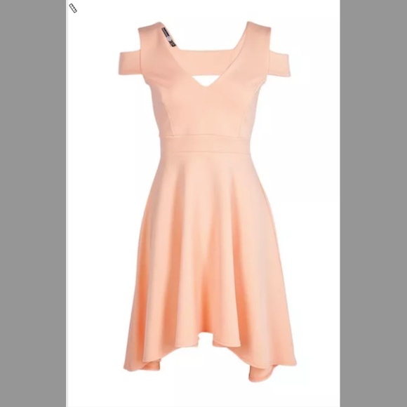 Boohoo | OFF THE SHOULDER PLUNGE HIGH LOW SKATER DRESS (4) - Picture 2 of 7